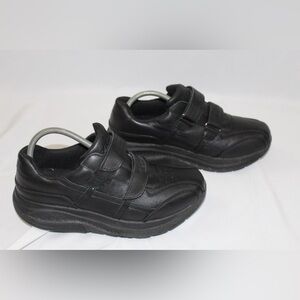 Gdefy Men's Gravity Defyer Size 9 Comfort Fit Black Walking Shoes